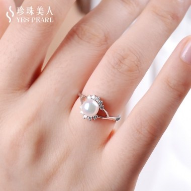 18K金~白色Akoya海水珍珠戒指【贝明珠语】
